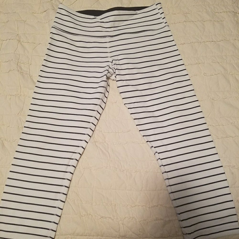 Lululemon Mid Rise Stripped Capris